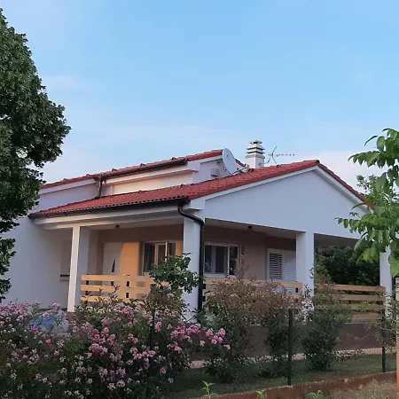 Holiday House Elena *