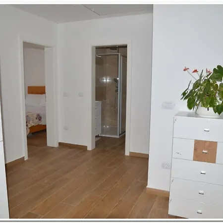 Vakantiehuis House Elena *